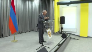 Пашинян призвал сделать обучение образом жизни на открытии школы в Ереване
