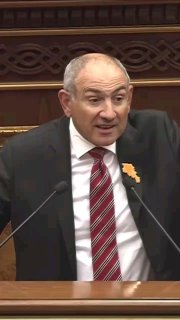 Пашинян назвал отказавшихся от взяток на выборах опорой государственности Армении