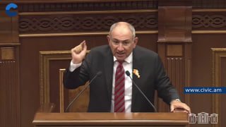 Пашинян пообещал сокрушить «трёхглавую олигархию» и вызвал несогласных на улицы