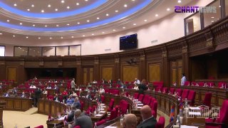 В Армении обсуждают правовые и политические последствия мандатного кризиса