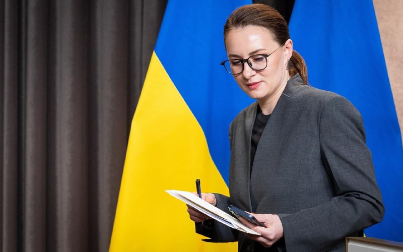 Владимир Зеленский объявляет об отставке премьер-министра Свириденко, Украина