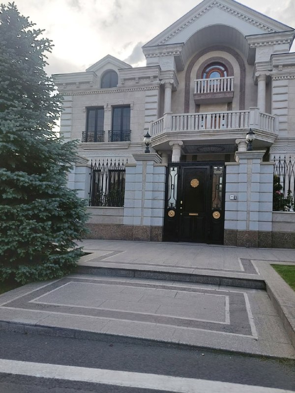 Семья Ваге Карапетяна в Арарате подозревается в схеме уклонения от налогов на недвижимость