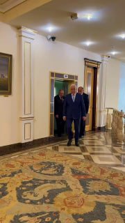 Пашинян и Хачатурян провели встречу в Ереване