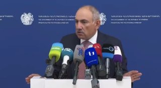 Пашинян заявил, что Гагик Царукян принял бы его сделку «на коленях»