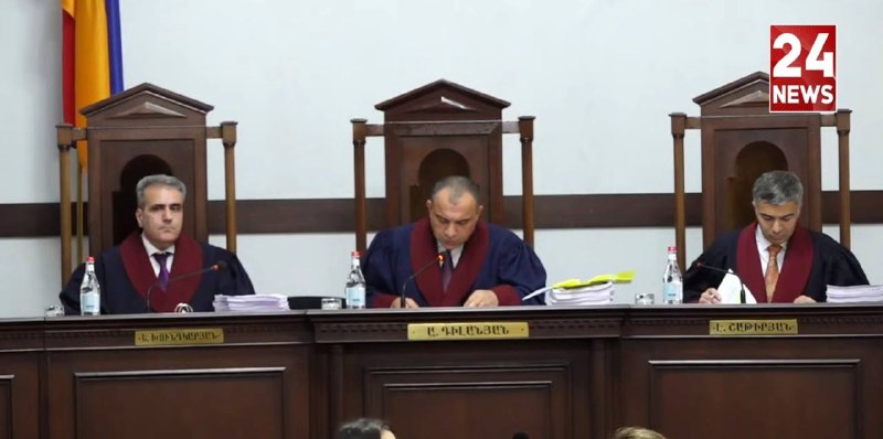 Конституционный суд Армении начал рассмотрение жалоб оппозиции на итоги выборов 7 июня