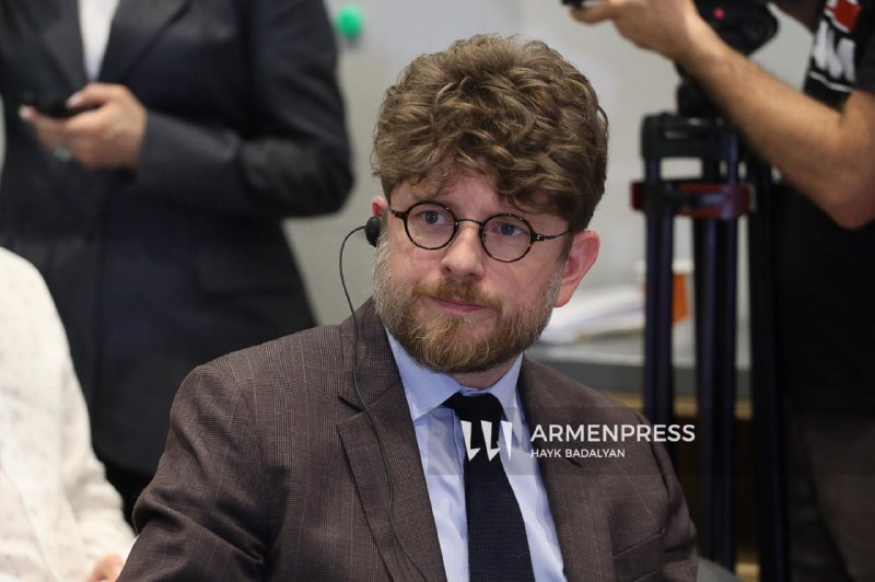 Посол Франции Оливье Декотиньи: ЕС помогает Армении преодолеть экономическое давление со стороны России