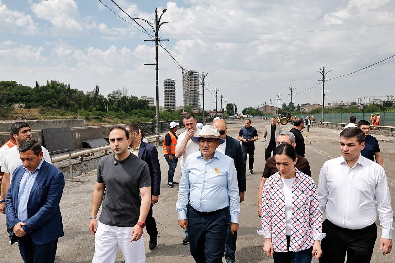 Никол Пашинян проинспектировал ремонт моста Киевян в Ереване