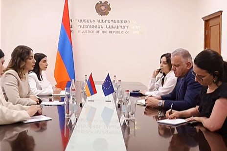 Министр юстиции Армении Србуи Галян обсудила правовые реформы с послом ЕС Василисом Марагосом