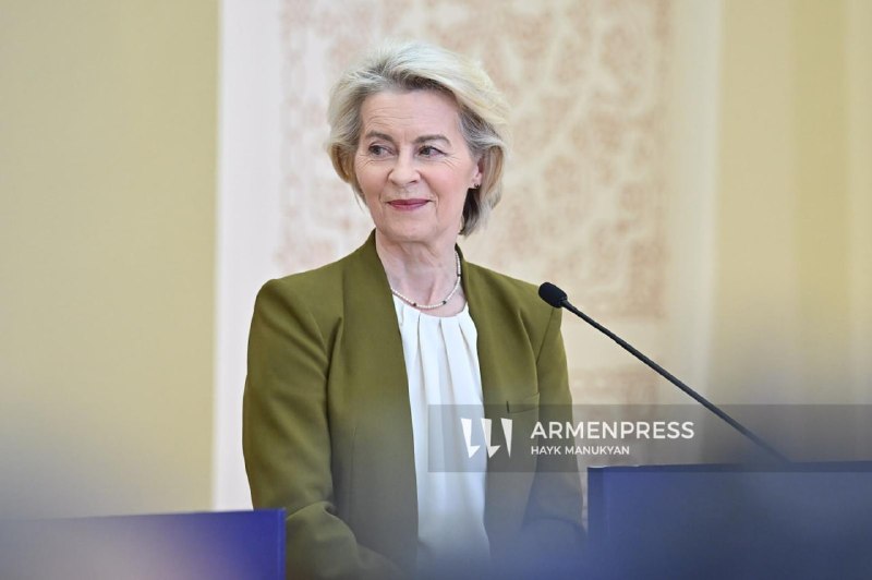 Премьер-министр Армении Никол Пашинян на брифинге в Ереване